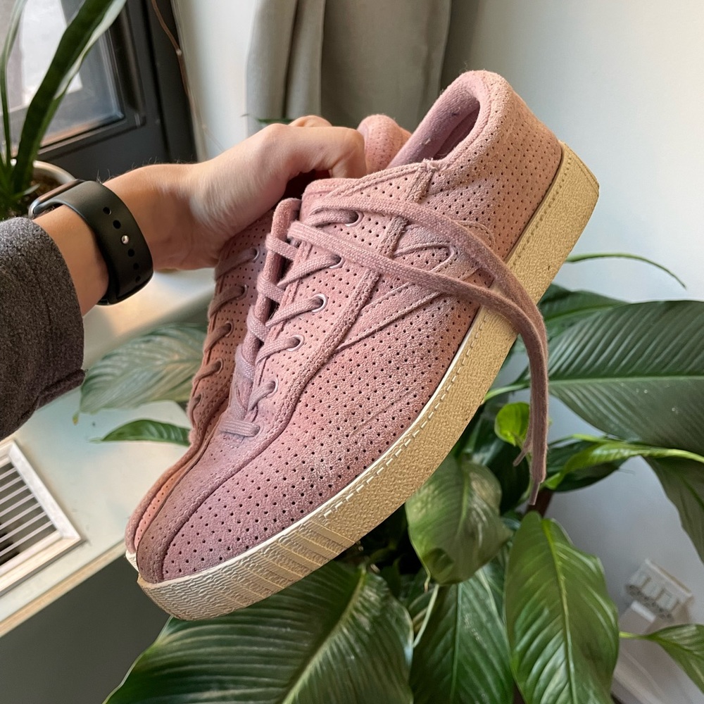 Pink sneakers Tretorn city shoes